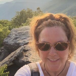 Meet your Posher, Cindy